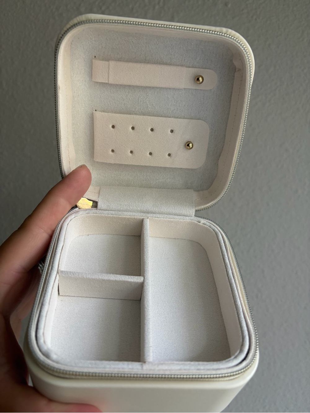 A New Day White Jewelry Organizer Travel Case
